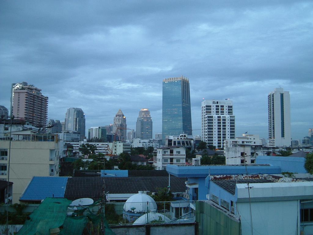 The Boss'S Place Sathorn Hotel Bangkok Bagian luar foto